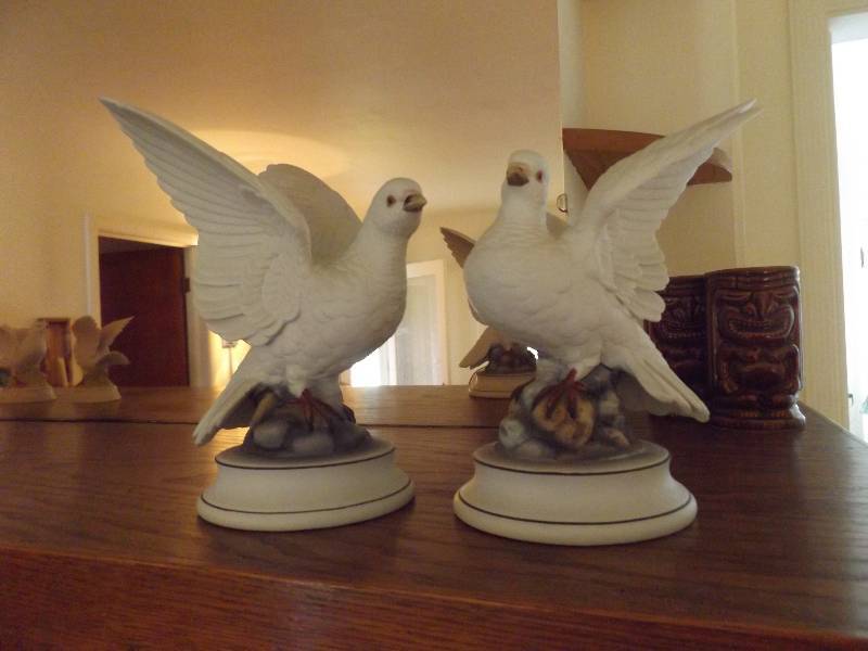 2 Ceramic Doves, Andrea by Sadet