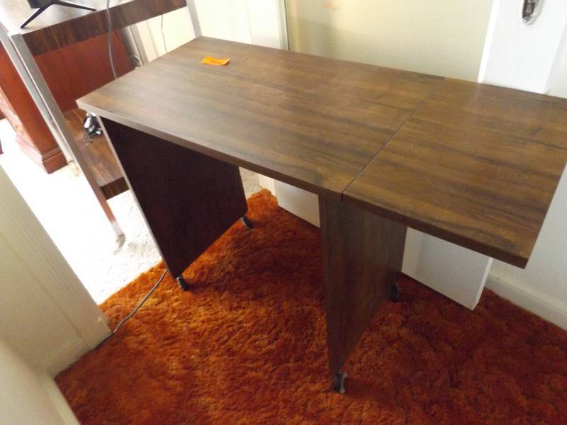 Rolling Table Desk