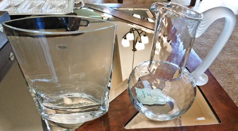 lot 14 image: beautiful Krosno Poland vase and quite nice pitcher