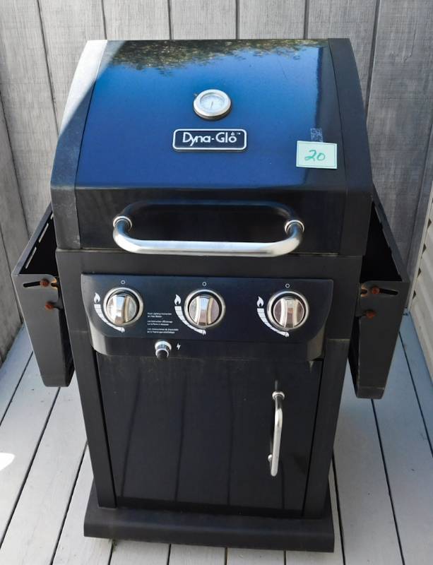 lot 20 image: Working Dyna Glo gas grill ready to use now