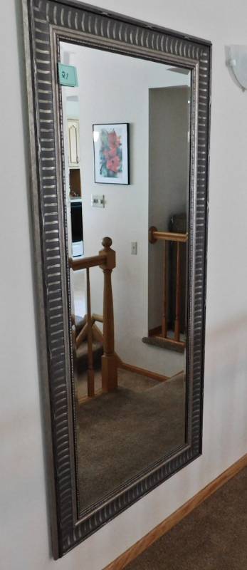 lot 21 image: Full sized decorative mirror