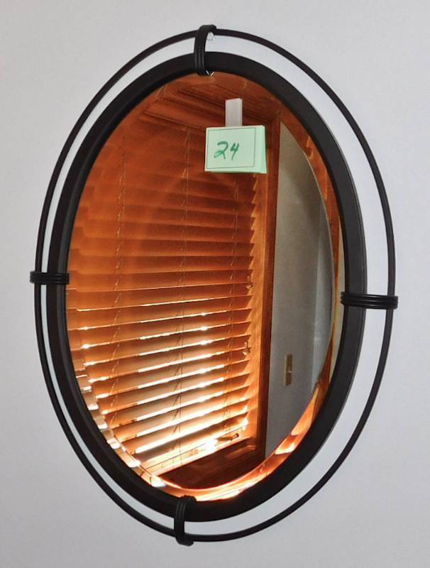 lot 24 image: Decorative Mirror