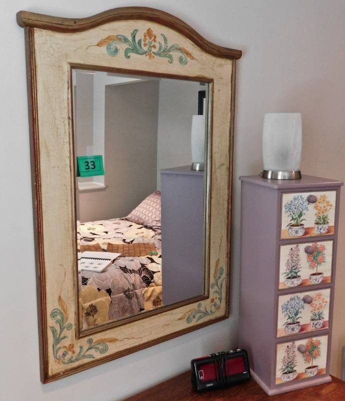 lot 33 image: Bedroom items mirror, drawers, clock and lamp