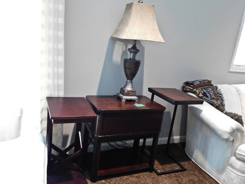 lot 36 image: 3 tables and a decorative lamp