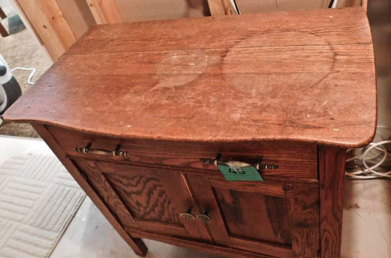 lot 45 image: vintage dry sink in good condition