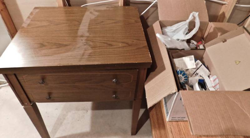 lot 46 image: vintage sewing machine table and sewing supplies