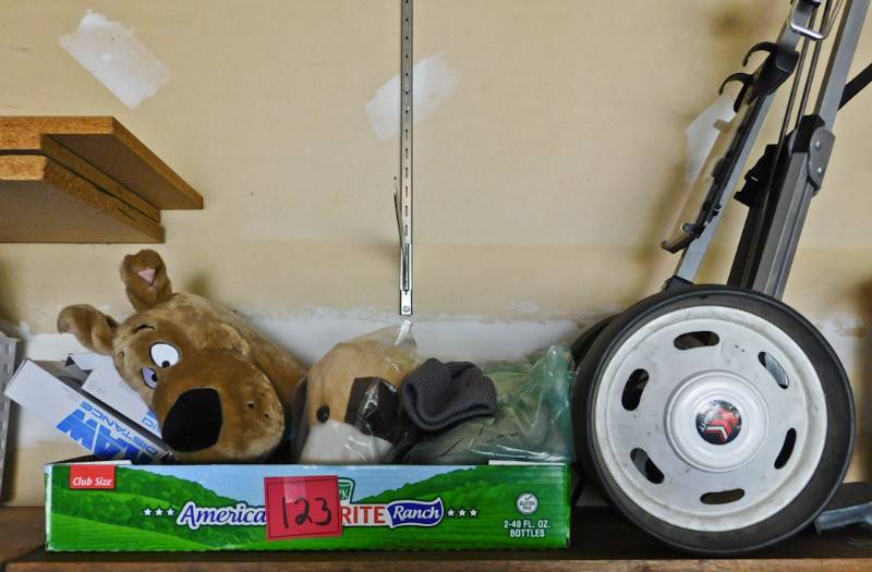 lot 123 image: golf accessories club head covers