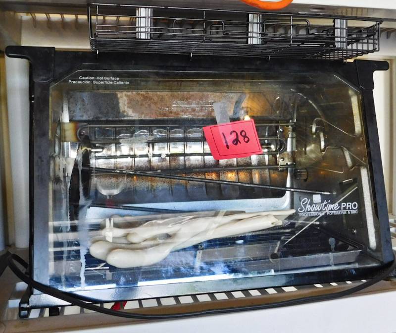 lot 128 image: Showtime Rotisserie with accessories seen