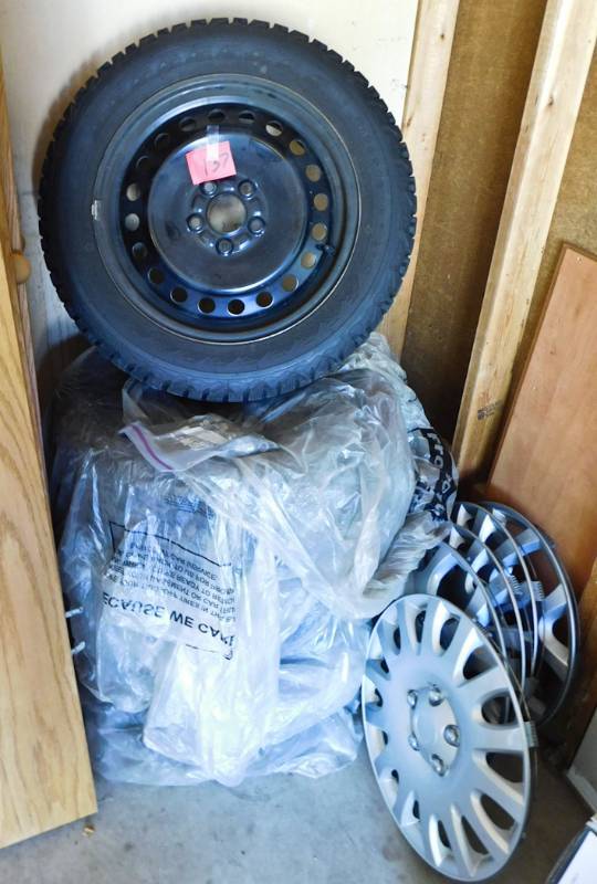 lot 137 image: set of 4 firestone winterforce 21555R16 tires