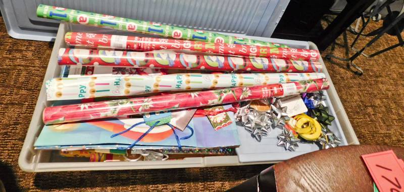 lot 170 image: Wrapping paper, decorative boxes and bows