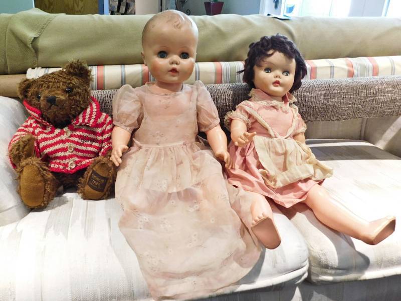 lot 173 image: antique dolls and vintage teddy bear