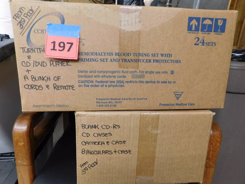 lot 197 image: turntable and lot of wiring connectors