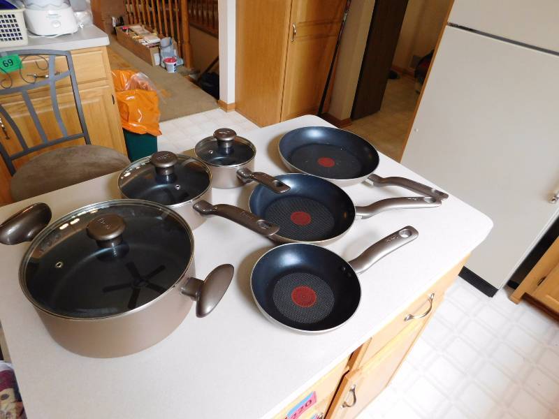 lot 230 image: T-Fal stovetop cookware see all photos