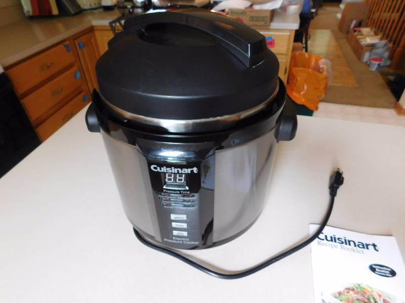 lot 242 image: Cuisinart pressure cooker