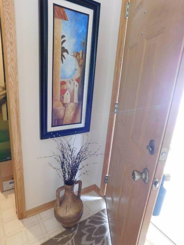 lot 246 image: framed art, vase and dcor floral