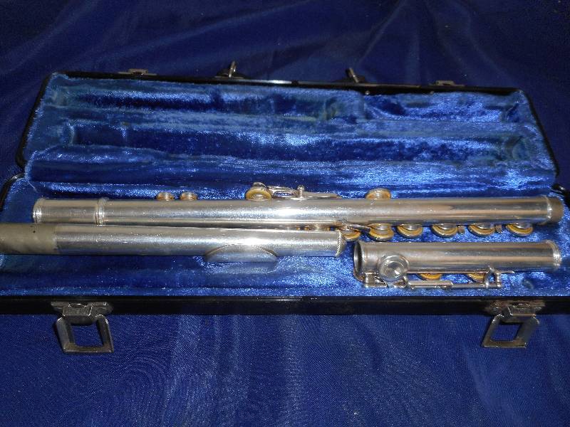 lot 5 image: SELMER CO. FL 300 FLUTE