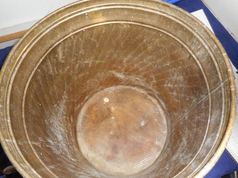 lot 11 image: LARGE BRASS PLANTER