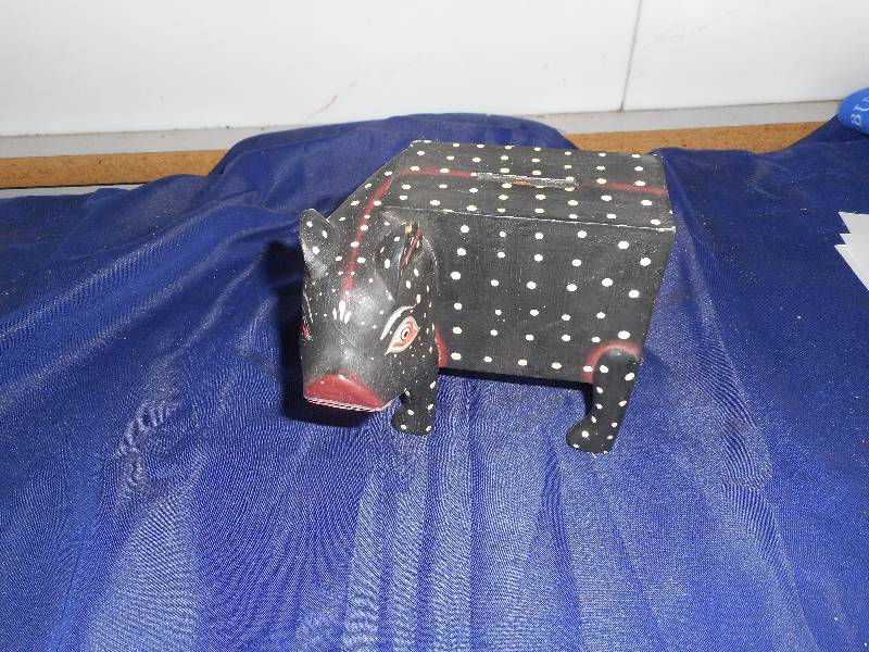 lot 12 image: VINTAGE WOODEN HOG COIN BANK