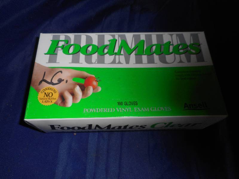 lot 26 image: FULL BOX RUBBER GLOVES