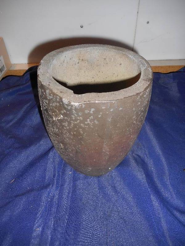 lot 32 image: SMELTING POT