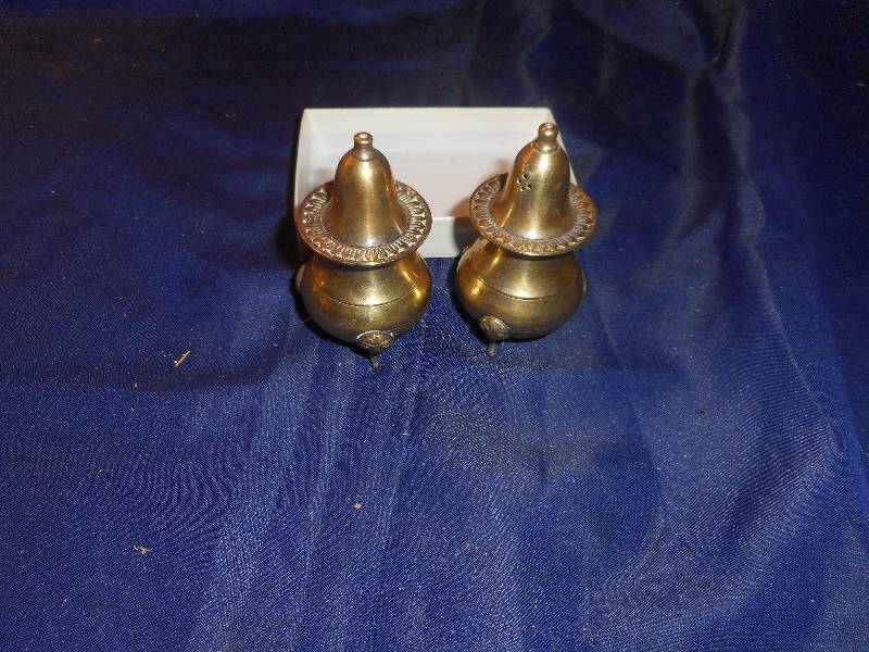 lot 41 image: VINTAGE BRASS SALT AND PEPPERS