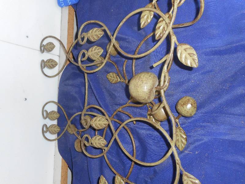 lot 58 image: 3 PC METAL WALL HANGING
