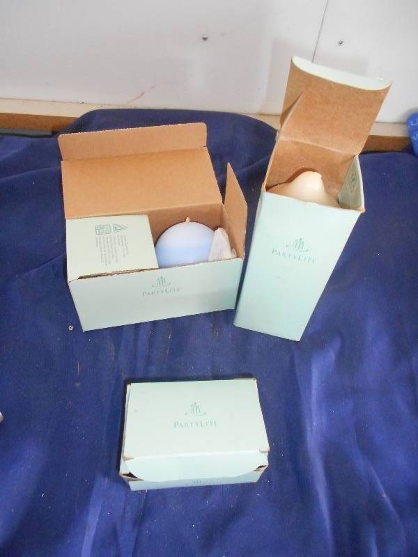 lot 59 image: PARTY LITE CANDLES