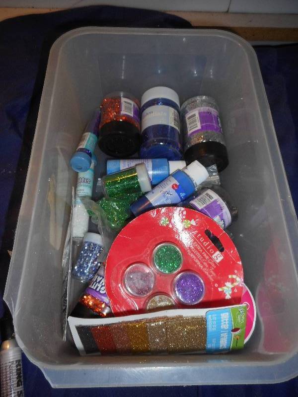 lot 136 image: GLITTER FOR CRAFTING