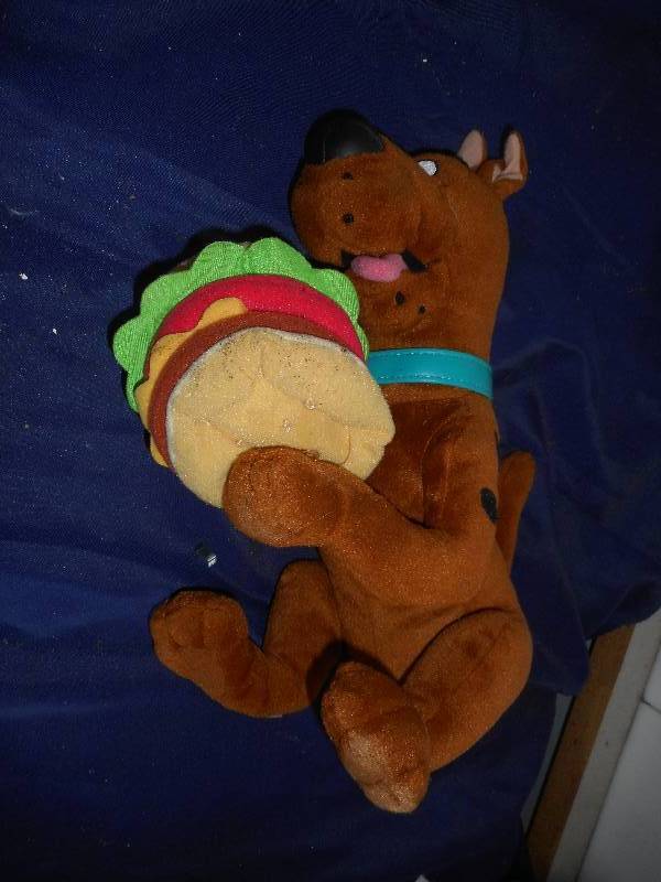 lot 144 image: COLLECTIBLE TALKING SCOOBY DOO