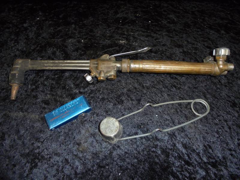 lot 4 image: Smiths MC509 Torch wTip Cleaners & Striker