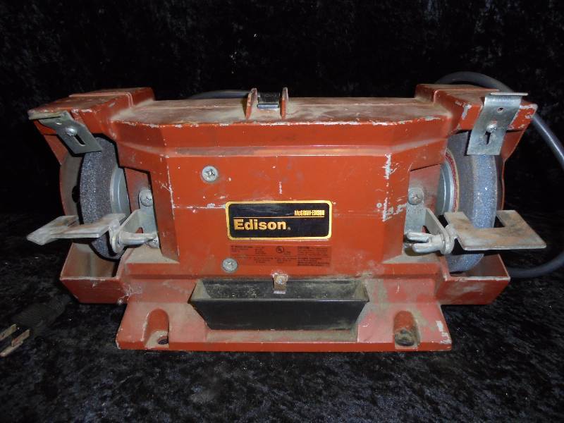 lot 8 image: 6 Megraw Edison Bench Grinder
