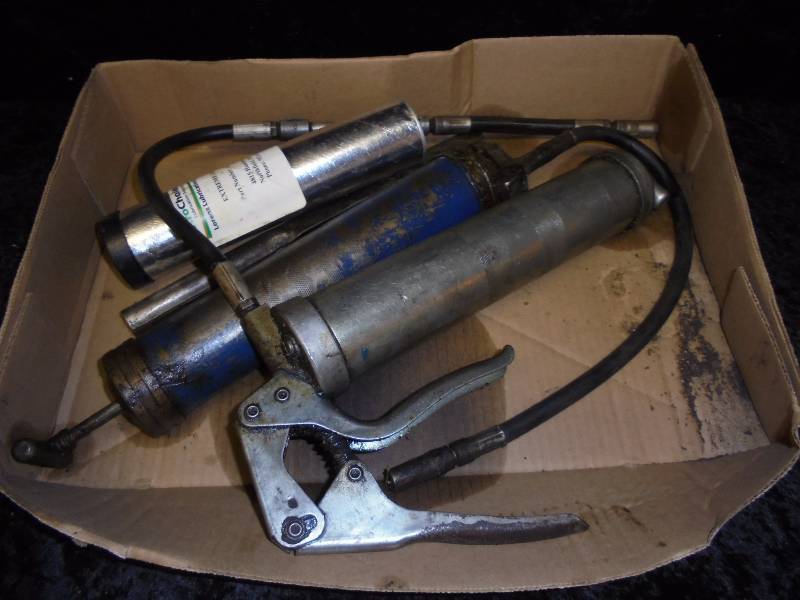 lot 15 image: Lot - Grease Guns wExtra Grease
