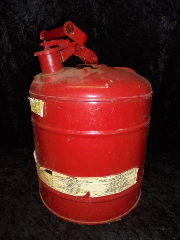 lot 17 image: Safety Gas Can - 5 Gallon