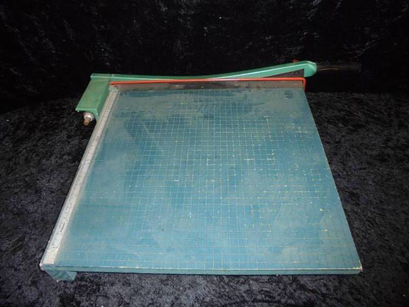 lot 36 image: Large Paper Cutting Board