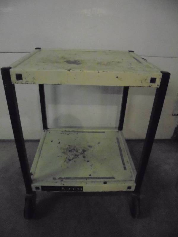 lot 39 image: Heavy Duty Machine Shop Cart on Wheels, 26x20x18