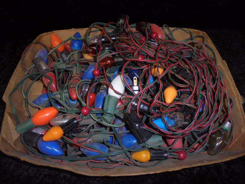 lot 40 image: Lot - Vintage Christmas Lights