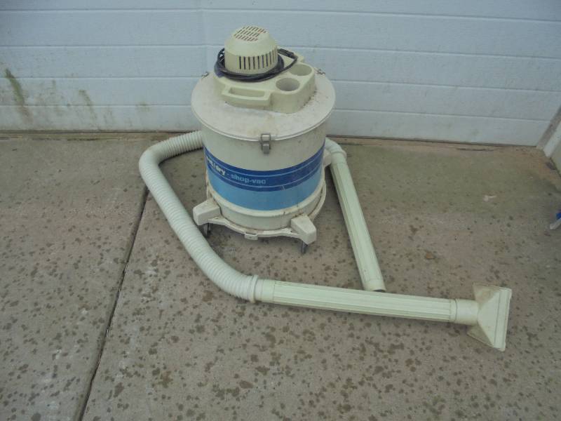 lot 47 image: Shop Vac WetDry Vac with Hose