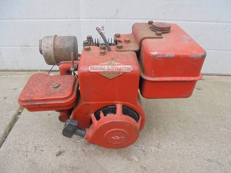 lot 58 image: Briggs & Stratton Small Engine - 4 cycle