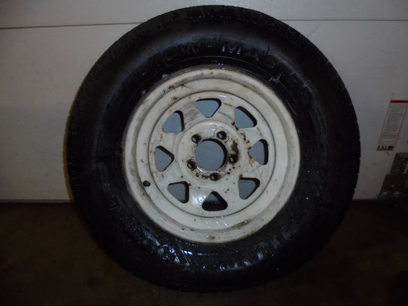 lot 73 image: Tire - Tow Master Trailer Tire on Rim, ST22575R15, good tread