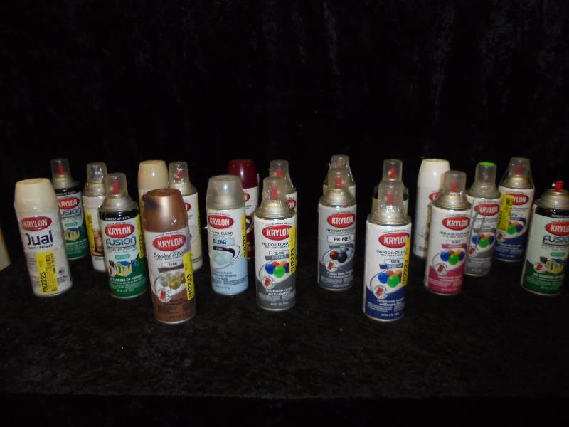 lot 78 image: Lot - Misc Spray Paint