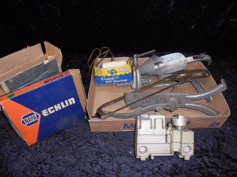 lot 97 image: Lot-Misc Tools, Automotive