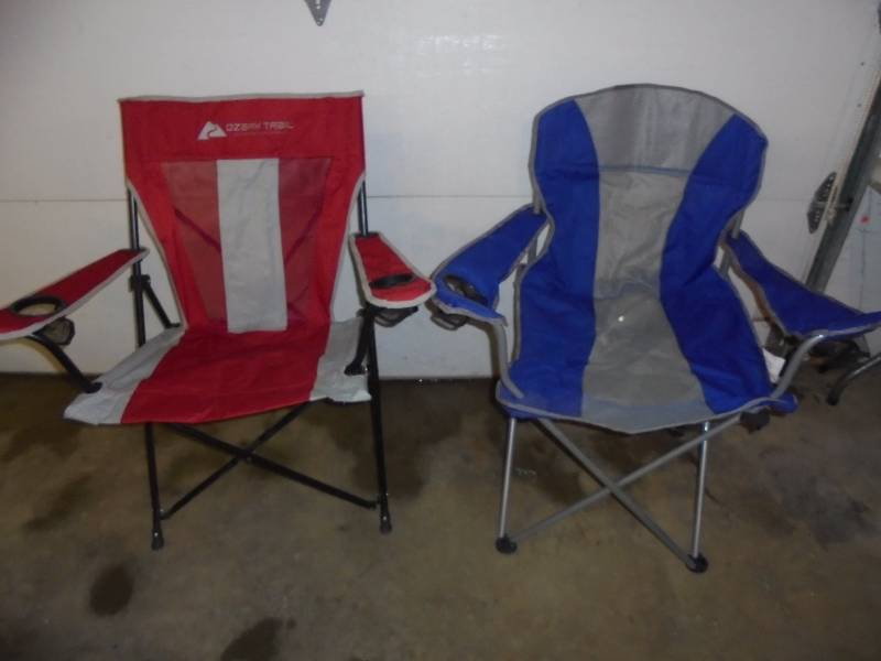 lot 99 image: Lot - Camp Chairs
