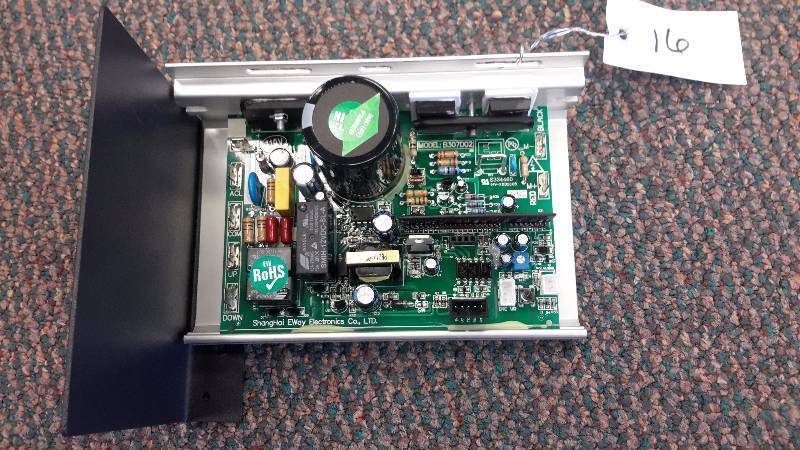 lot 16 image: Replacement lower control board for treadmill