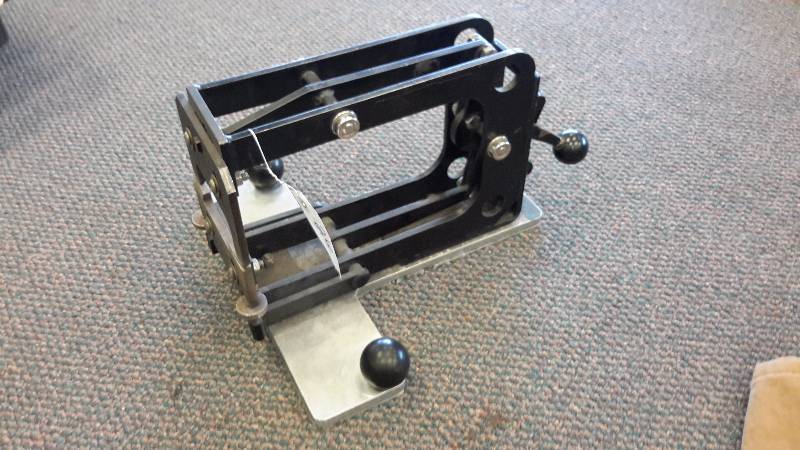 lot 26 image: BlackStone self-centering Ice skate sharpening jig