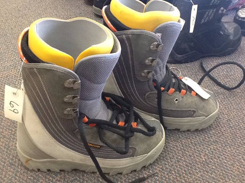 lot 69 image: Burton snowboard boots