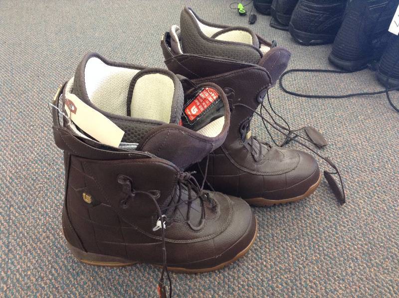 lot 76 image: Burton snowboard boots
