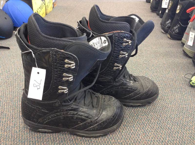 lot 78 image: Burton snowboard boots