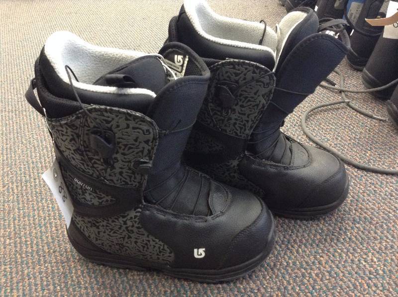 lot 88 image: Burton snowboard boots