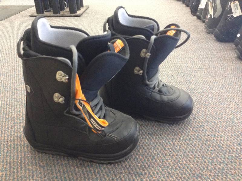 lot 90 image: Burton snowboard boots