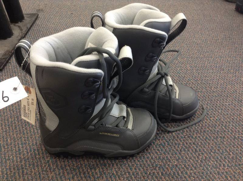 lot 94 image: LTD snow snowboard boots